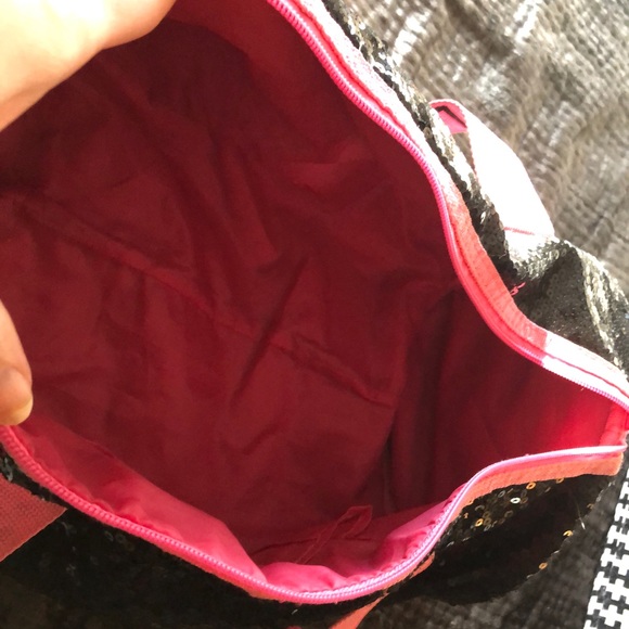 Justice Duffle Bag *SOLD* - Picture 5 of 6